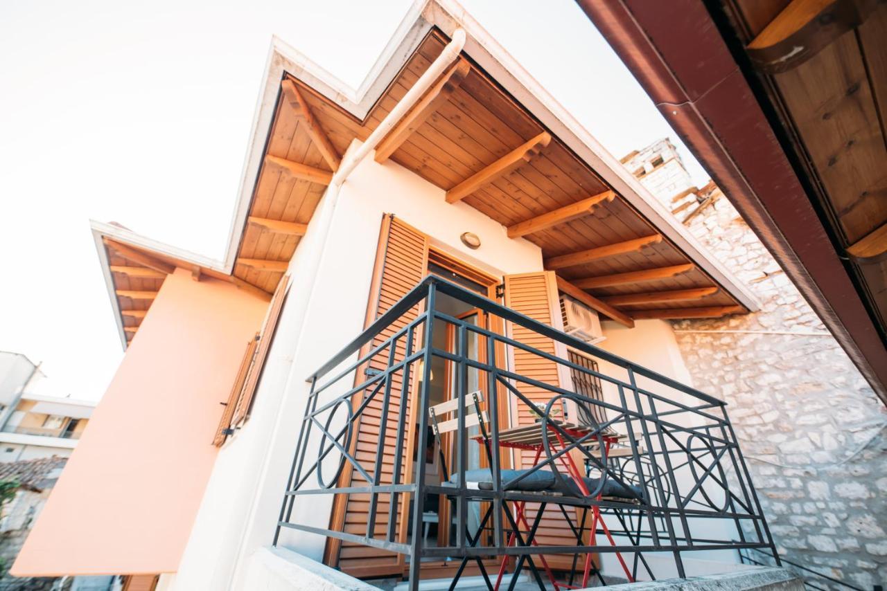 Апартаменты Muses Old Town Ioannina 2 Экстерьер фото